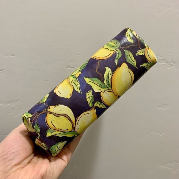 Handmade Cowhide Lemon Print Kisslock Small Clutch/Cosmetic bag/Phone Case - Picture 10 of 13